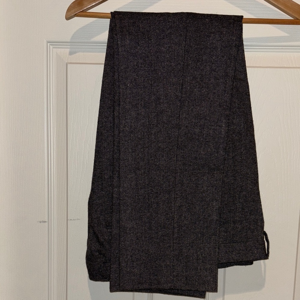 J.CREW Bowery Slim fit Men’s size 30x30 Like new condition.